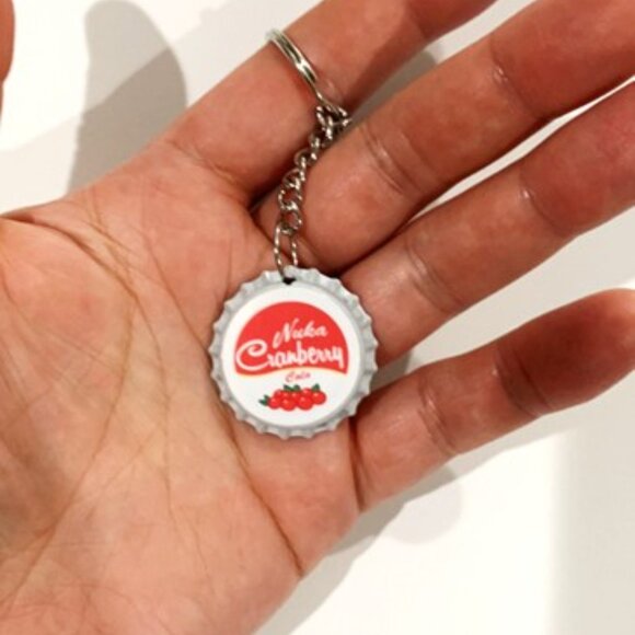 Fallout 4 Nuka Cola Cranberry Cap Keychain - 3.5inch Gaming Keychain - Picture 5 of 7